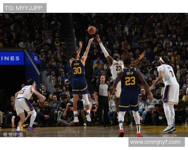 NBA总决赛第三场湖人对决热火精彩直播回顾与分析